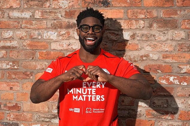 APP下载-多位英超名宿助力宣传英国心脏健康月，呼吁球迷学习心肺复苏术